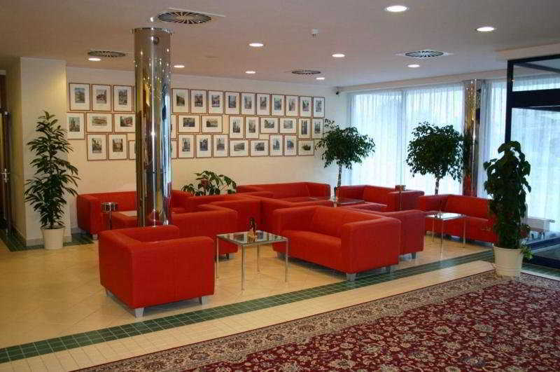 Ramada Airport Hotel Praga Interior foto