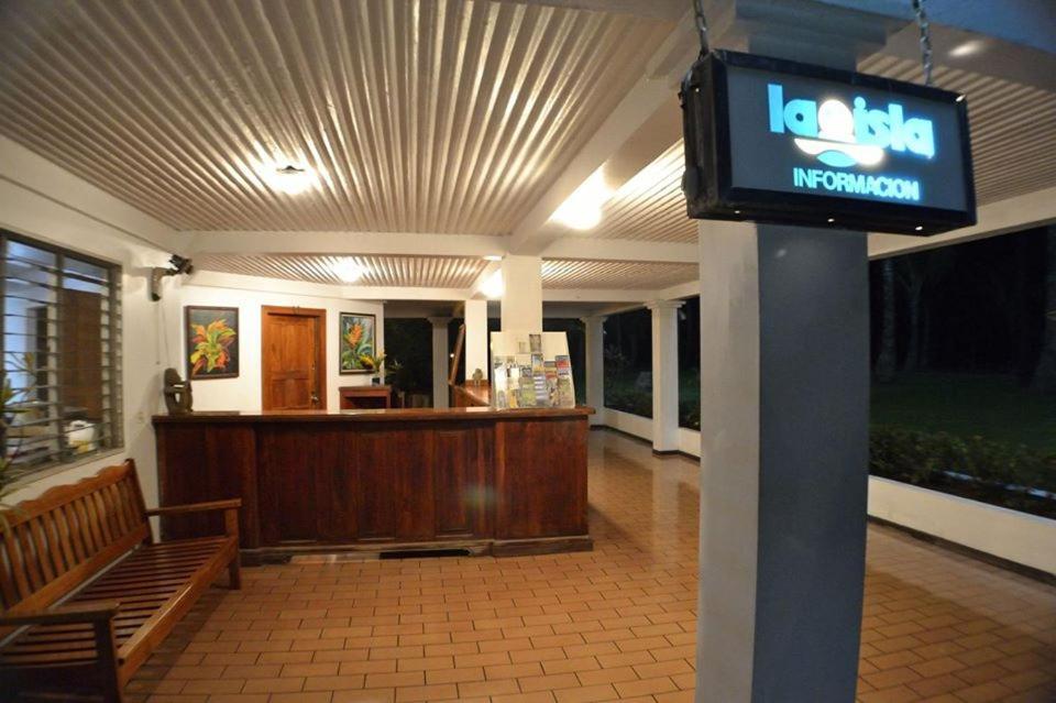 Hotel La Isla Parrita Exterior foto