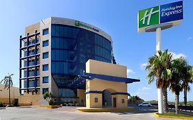 Holiday Inn Express Nuevo Laredo, an IHG Hotel Exterior photo