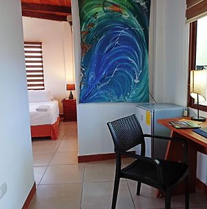 Galapagos Dreams Hotel Puerto Ayora  Exterior photo
