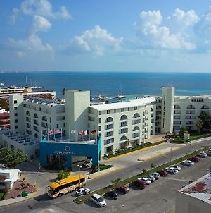 Aquamarina Beach Hotel Cancún Exterior photo