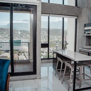 Luxury Loft Monterrey City Living At Landmark High Rise Exterior photo