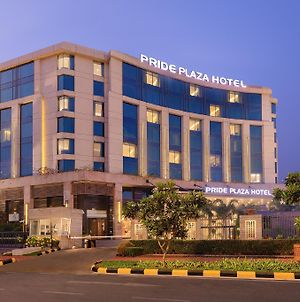 Pride Plaza Hotel, Aerocity Nueva Delhi Exterior photo