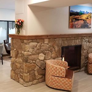Microtel Inn & Suites By Wyndham Georgetown Lake Exterior photo