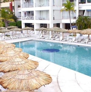 Suites con Playa Privada en Condominio Torres Gemelas Acapulco Exterior photo