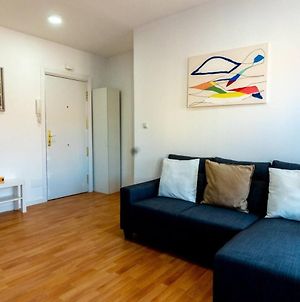 Homely 2 Bedroom Apartment In Barajas Madrid Exterior photo