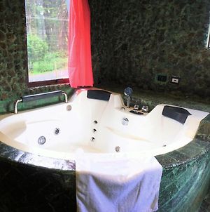 Room In Guest Room - Room With Jacuzzi, Home Vacation Spa, Turkish Bath, Exfoliations Birrí Exterior photo