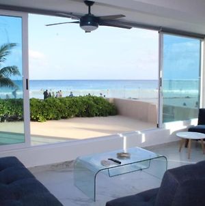 Beach Front Renewed Apartment Cancún Exterior photo