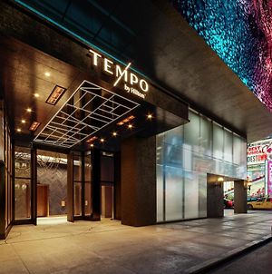 Tempo By Hilton New York Times Square Hotel Exterior photo