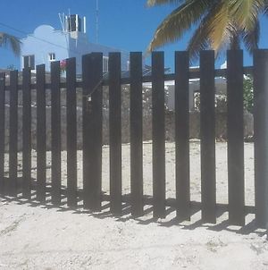 Casa Vacacional Frente A La Playa En Yucatan Apartamento Chelem Exterior photo