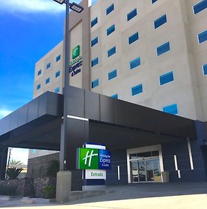 Holiday Inn Express&Suites Mexicali Exterior photo
