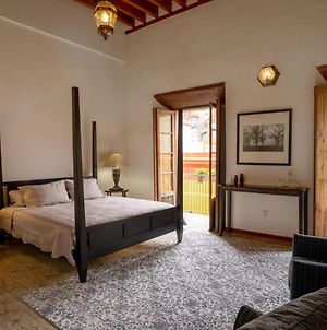 La Casa Veintidos Bed and Breakfast Guanajuato Exterior photo