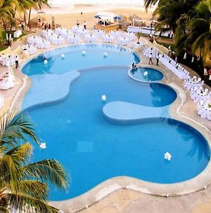 Tesoro Ixtapa Beach Resort Exterior photo