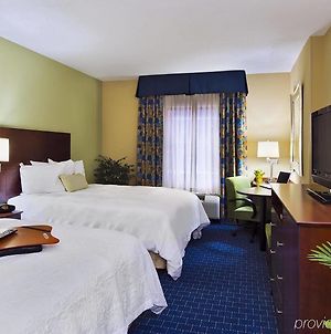 Hampton Inn & Suites Little Rock-Downtown Room photo