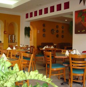 Best Western Hacienda Monterrey By Macroplaza Restaurant photo