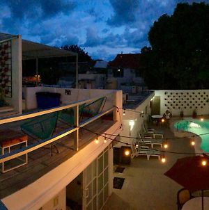 Moloch Hostel&Suites Cancún Exterior photo