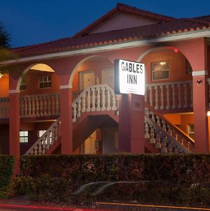 Gables Inn Miami Exterior photo
