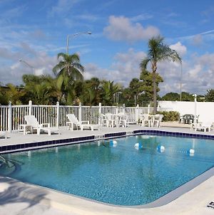 Sunshine Inn & Suites Venice, Florida Exterior photo