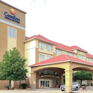 Comfort Inn & Suites Near Six Flags & Medical Center San Antonio Exterior photo