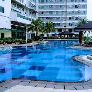 Staycation Suites Makati Manila Exterior photo