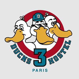 The 3 Ducks Eiffel Tower By Hiphophostels París Exterior photo